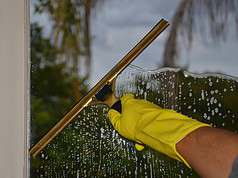 Mycie elewacji Katowice — bezpieczne i skuteczne czyszczenie ciśnieniowe